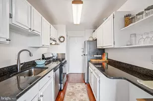 1900 Lyttonsville Rd, Silver Spring, MD 20910 - Photo 17