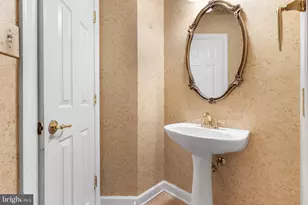 13802 Lambertina Pl, Rockville, MD 20850 - Photo 9