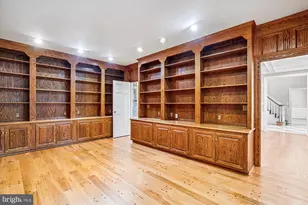 8849 Tuckerman Ln, Potomac, MD 20854 - Photo 27