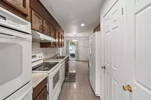 7654 Westlake Terrace, Bethesda, MD 20817 - Photo 9