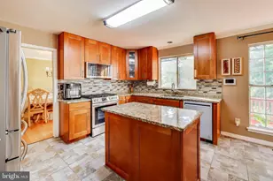 12125 Songbird Ln, Germantown, MD 20876 - Photo 11