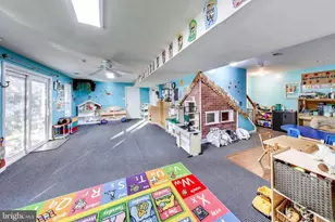 12125 Songbird Ln, Germantown, MD 20876 - Photo 37