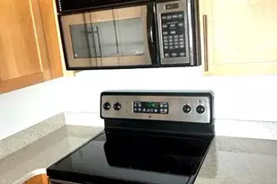 10101 Grosvenor Pl, Rockville, MD 20852 - Photo 5