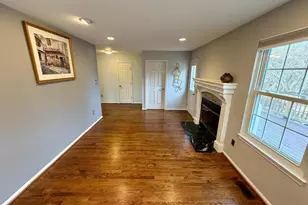 10715 Hunters Chase Ln, Damascus, MD 20872 - Photo 9