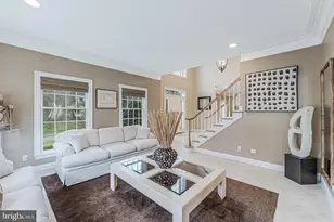 9327 Sprinklewood Ln, Potomac, MD 20854 - Photo 15