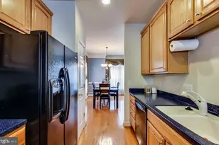 3928 Bryant Park Cir, Burtonsville, MD 20866 - Photo 7