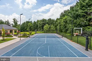 8913 Holly Leaf Ln, Bethesda, MD 20817 - Photo 45