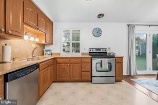 19225 Walters Ave, Poolesville, MD 20837 - Photo 9