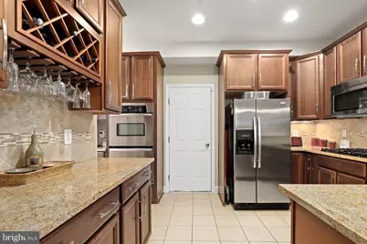 19461 Dover Cliffs Circle #19461, Germantown, MD 20874 - Photo 3
