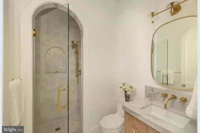 5900 Kennedy Drive, Chevy Chase, MD 20815 - Photo 23