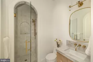 5900 Kennedy Dr, Chevy Chase, MD 20815 - Photo 23