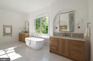5900 Kennedy Dr, Chevy Chase, MD 20815 - Photo 33