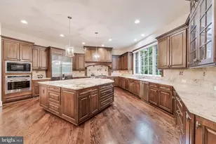 7020 Mountain Gate Dr, Bethesda, MD 20817 - Photo 13