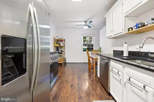 878 College Pkwy, Rockville, MD 20850 - Photo 17