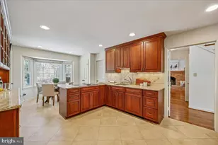 9825 Korman Ct, Potomac, MD 20854 - Photo 17