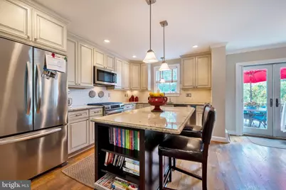 8505 Lynwood Place, Chevy Chase, MD 20815 - Photo 9