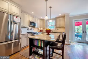 8505 Lynwood Pl, Chevy Chase, MD 20815 - Photo 9