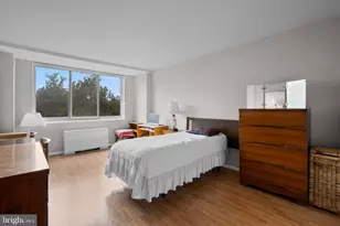 10401 Grosvenor Pl, Rockville, MD 20852 - Photo 21