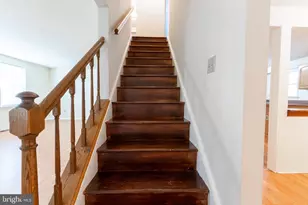 12136 Bentridge Pl, Potomac, MD 20854 - Photo 13