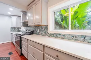 9211 Bells Mill Rd, Potomac, MD 20854 - Photo 11