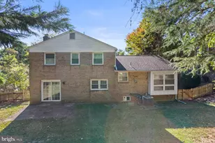 1242 Derbyshire Rd, Potomac, MD 20854 - Photo 37