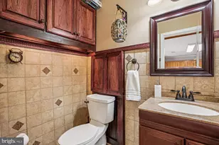 30 Spring St, Gaithersburg, MD 20877 - Photo 17