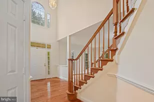 10604 Maplecrest, Potomac, MD 20854 - Photo 3