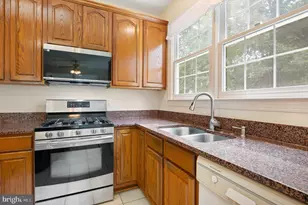 10604 Maplecrest, Potomac, MD 20854 - Photo 15