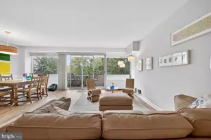 4515 Willard Ave, Chevy Chase, MD 20815 - Photo 3