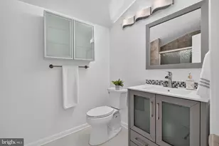 11112 Broad Green Dr, Potomac, MD 20854 - Photo 17
