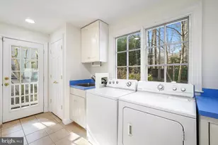 7700 Brickyard Rd, Potomac, MD 20854 - Photo 21