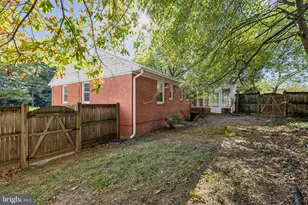 9700 Dameron Dr, Silver Spring, MD 20910 - Photo 33