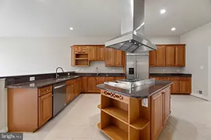 16909 Harbour Town Dr, Ashton, MD 20861 - Photo 9