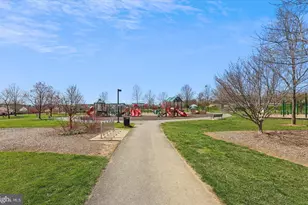 1105 Pleasant Cir, Rockville, MD 20850 - Photo 61