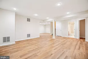 1105 Pleasant Cir, Rockville, MD 20850 - Photo 47