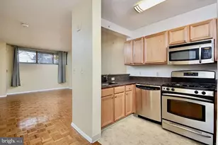 7111 Woodmont Ave, Bethesda, MD 20815 - Photo 3