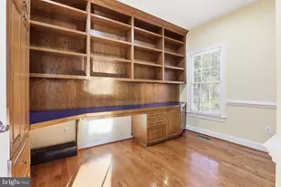 18136 Hayloft Dr, Derwood, MD 20855 - Photo 13