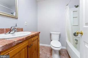 9 Plummer Ct, Germantown, MD 20876 - Photo 11