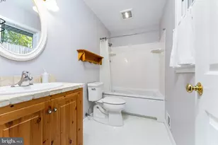 9 Plummer Ct, Germantown, MD 20876 - Photo 15