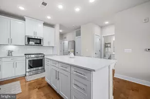 250 Decoverly Dr, Gaithersburg, MD 20878 - Photo 9