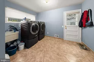 10712 Gainsborough Rd, Potomac, MD 20854 - Photo 17