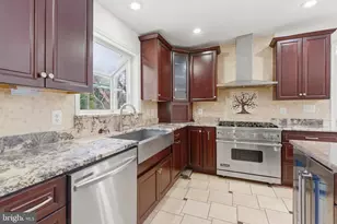 11512 Le Havre Dr, Potomac, MD 20854 - Photo 19