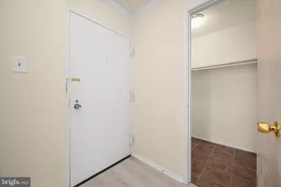 4 Monroe Street #4-810, Rockville, MD 20850 - Photo 9