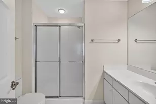 801 Pleasant Dr, Rockville, MD 20850 - Photo 11