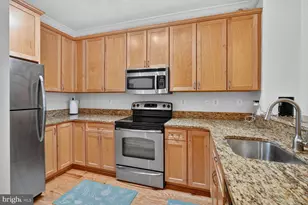 801 Pleasant Dr, Rockville, MD 20850 - Photo 3
