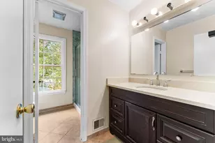 9 Snug Hill Ct, Potomac, MD 20854 - Photo 25