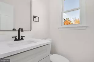 9 Joshua Tree Ct, Gaithersburg, MD 20878 - Photo 11