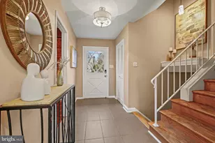 8802 Stonehaven Ct, Rockville, MD 20854 - Photo 3