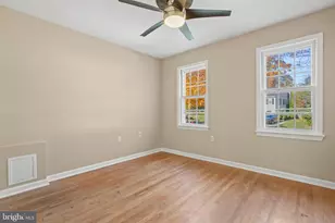 8802 Stonehaven Ct, Rockville, MD 20854 - Photo 25