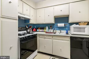 9800 Georgia Ave, Silver Spring, MD 20902 - Photo 13